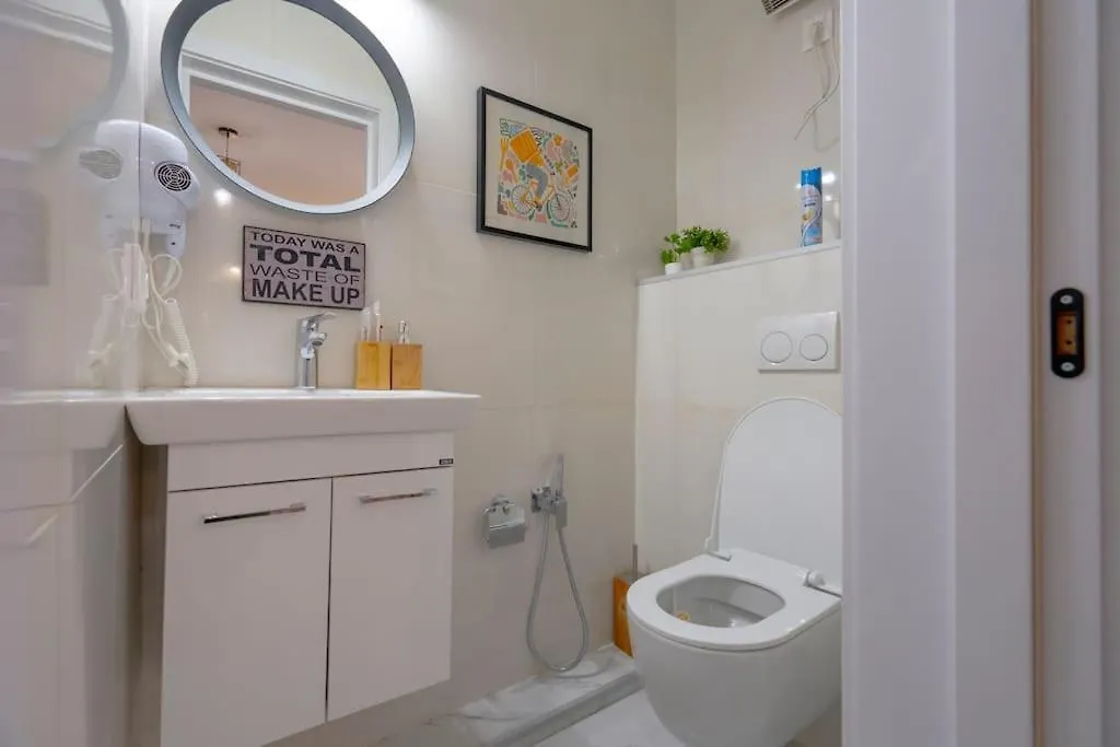 3 Bedroom Modern Gem / Sololaki Tiflis 0*,  Gürcistan