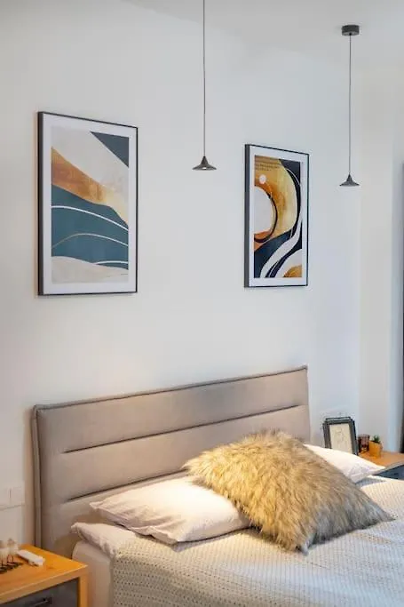 Daire 3 Bedroom Modern Gem / Sololaki Tiflis Gürcistan