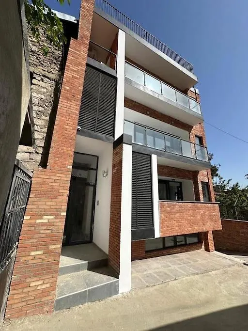 3 Bedroom Modern Gem / Sololaki Tiflis