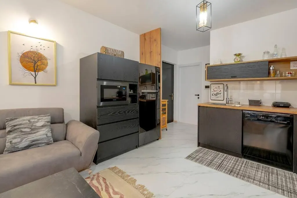 3 Bedroom Modern Gem / Sololaki Tiflis 0*,  Gürcistan